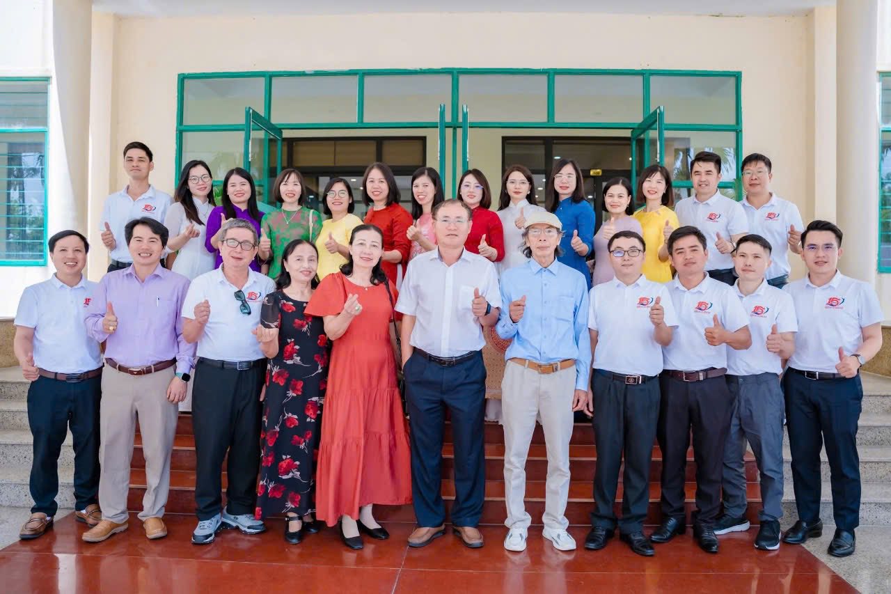 🎉 KỶ NIỆM 15 NĂM NGÀY RA TRƯỜNG – LỚP 06SLS (2006–2010) 💐 HƯỚNG TỚI 50 NĂM THÀNH LẬP KHOA SỬ - ĐỊA - CHÍNH TRỊ, TRƯỜNG ĐẠI HỌC SƯ PHẠM – ĐẠI HỌC ĐÀ NẴNG