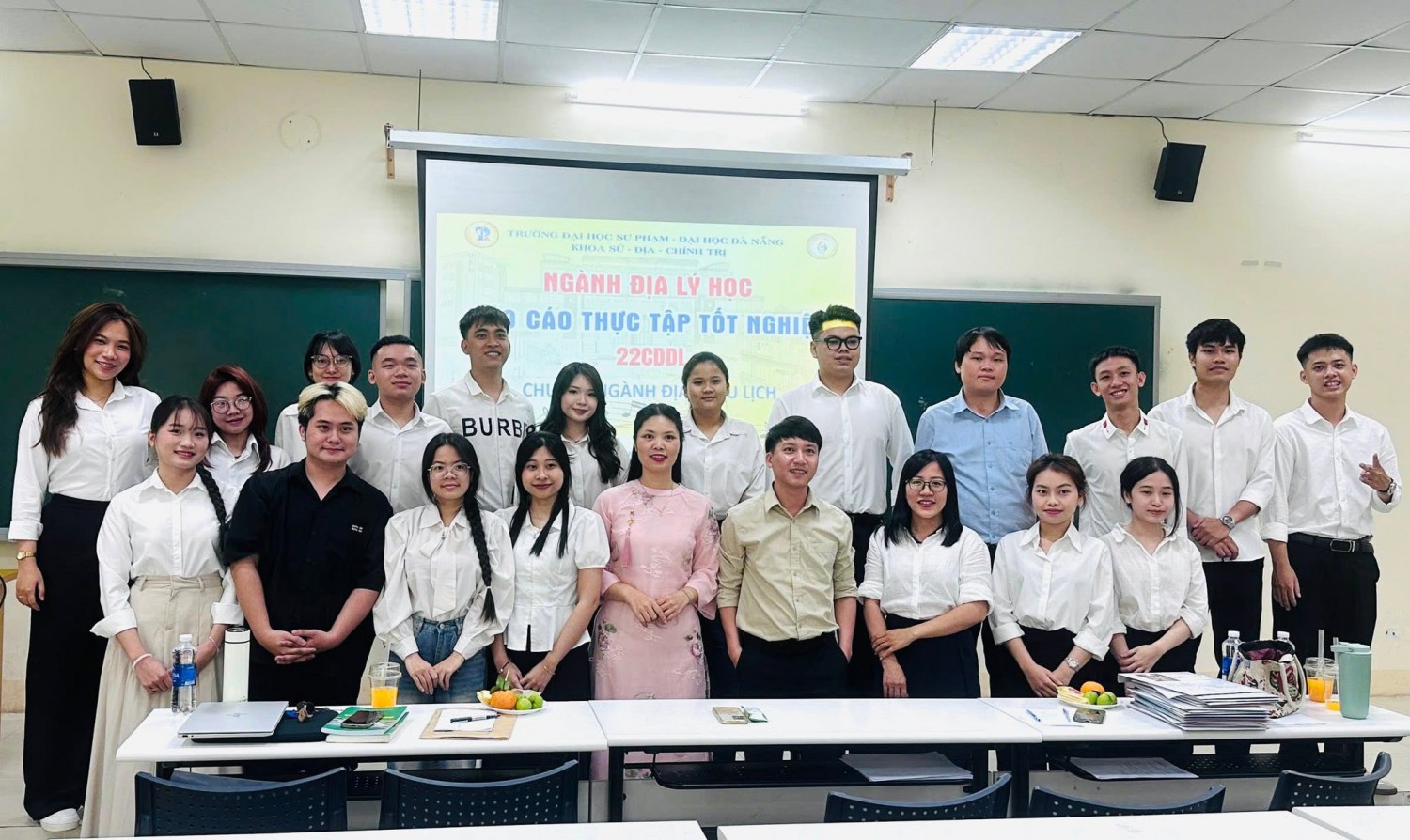 [DẤU ẤN THỰC TẬP TỐT NGHIỆP ĐỊA LÝ DU LỊCH  LỚP 22CDDL: TRƯỞNG THÀNH TỪ TRẢI NGHIỆM THỰC TIỄN]