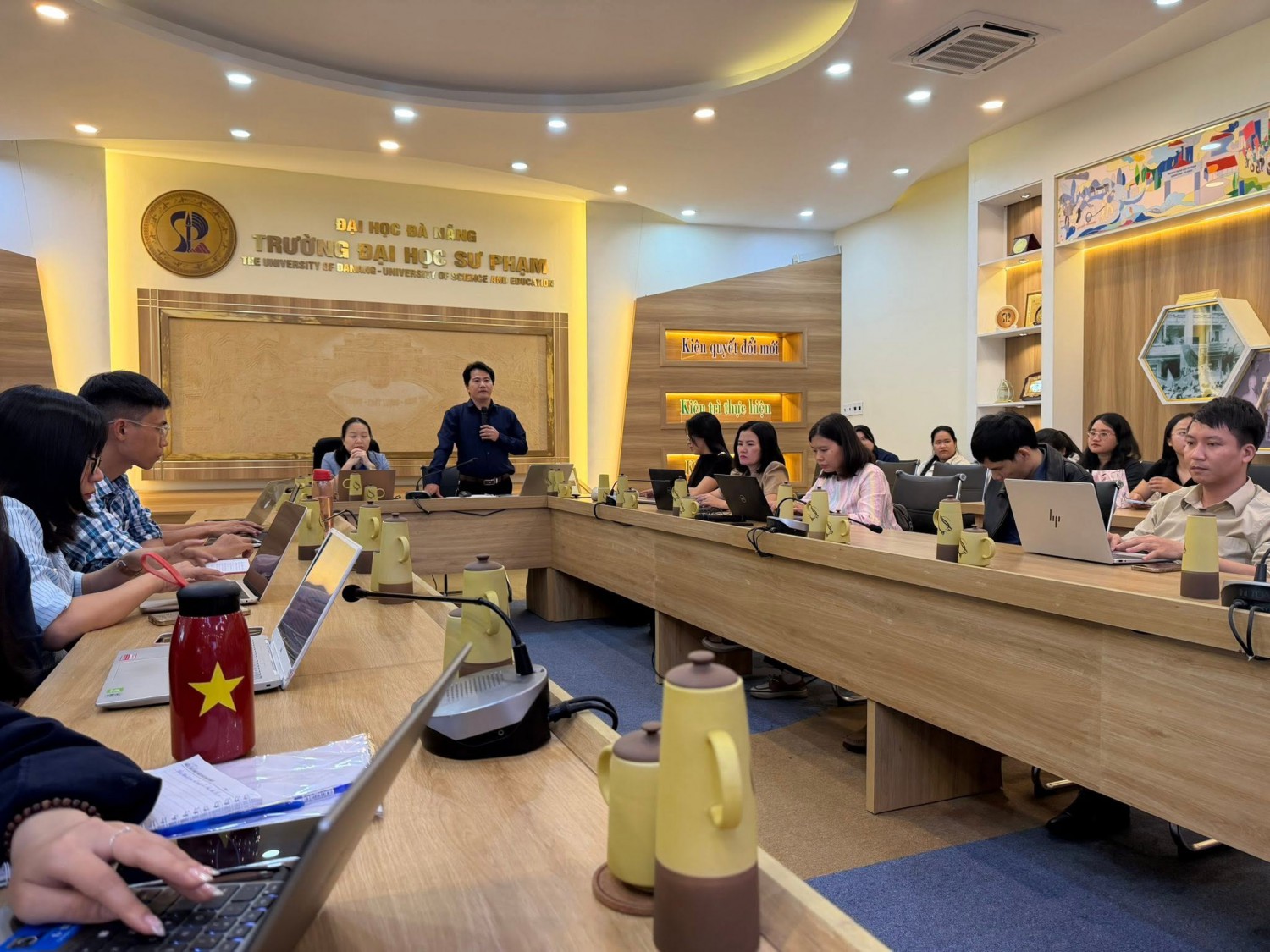 Đối thoại giữa Sinh viên với Lãnh đạo Khoa Sử - Địa - Chính trị
