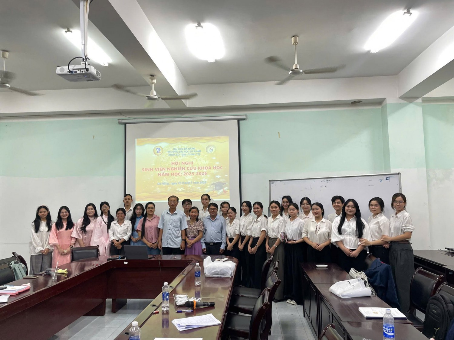 Hội nghị sinh viên nghiên cứu khoa học (Hội đồng 3: Sư phạm Lịch sử, Cử nhân Lịch sử)