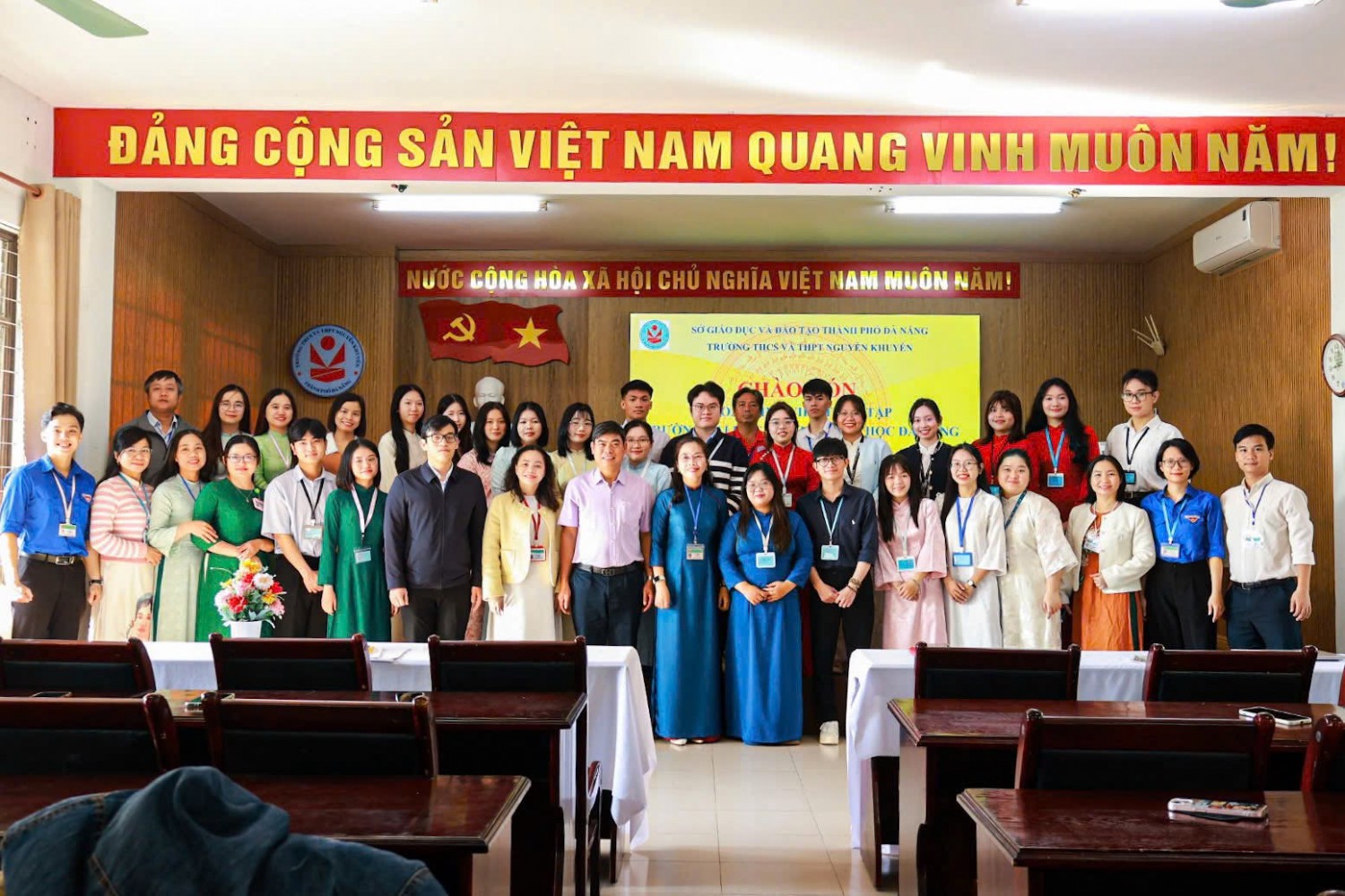 NHỮNG KỶ NIỆM ĐẦU TIÊN CỦA CÁC GIÁO SINH NGÀNH SƯ PHẠM LỊCH SỬ