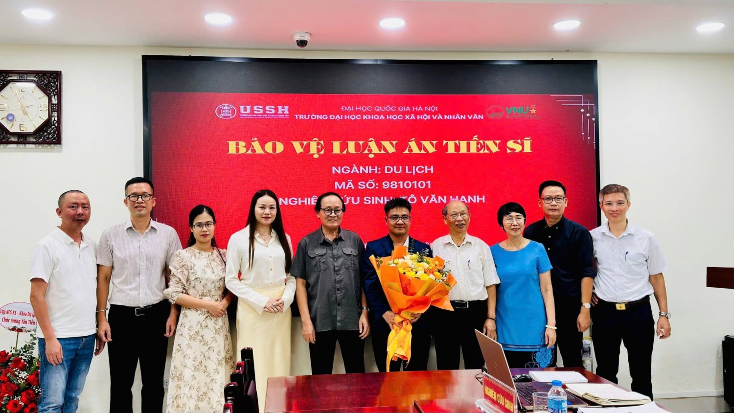 🎓 CHÚC MỪNG GIẢNG VIÊN NGÀNH VIỆT NAM HỌC (VĂN HÓA – DU LỊCH) BẢO VỆ THÀNH CÔNG LUẬN ÁN TIẾN SĨ