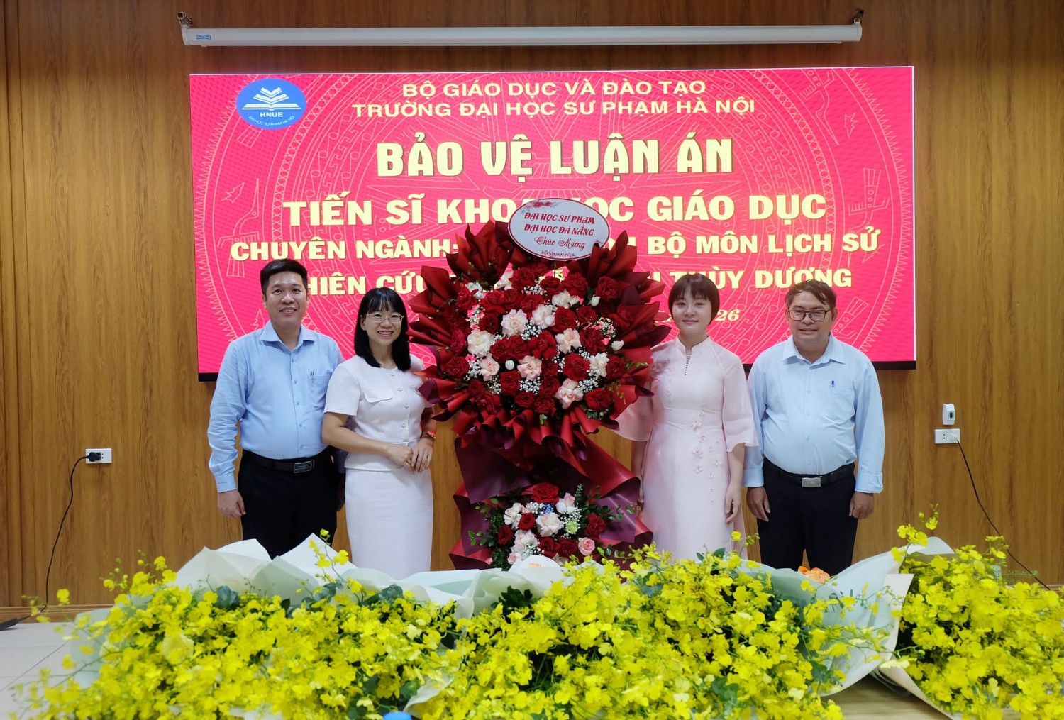 🌻MỘT NGÀY THẬT ĐẸP VÀ THẬT NHIỀU NIỀM VUI! 🎉 🎉 CHÚC MỪNG TÂN TIẾN SĨ ĐẶNG THỊ THÙY DƯƠNG!